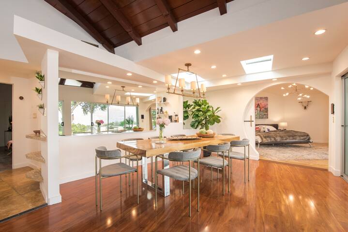 HOLLYWOOD HILLS LUXURY SANCTUARY, POOL, BAR & BBQ gallery image 5