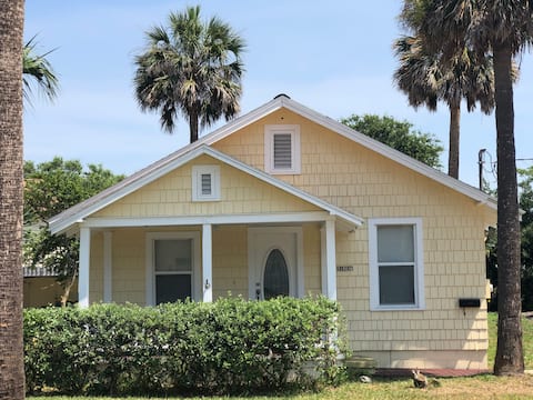 Sunshine Jax Beach Home close to Mayo Clinic
