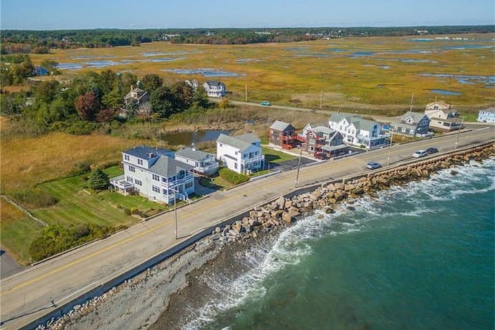 Wells Oceanfront 2 Bedroom with Panoramic Views