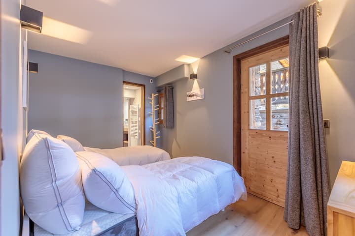 غرفة النوم 5. غرفة نوم مزدوجة بحمام ودش إيطالي.