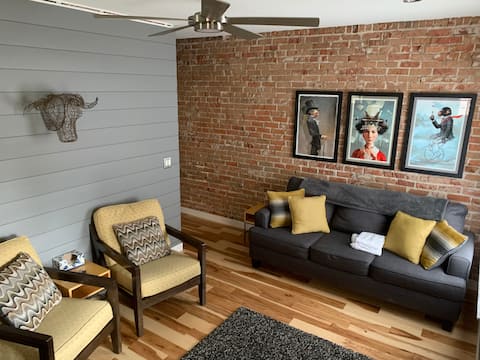 Successful Airbnb property: "Blue Ox" Charming 2 Bedroom Triplex - S Broadway in Speer