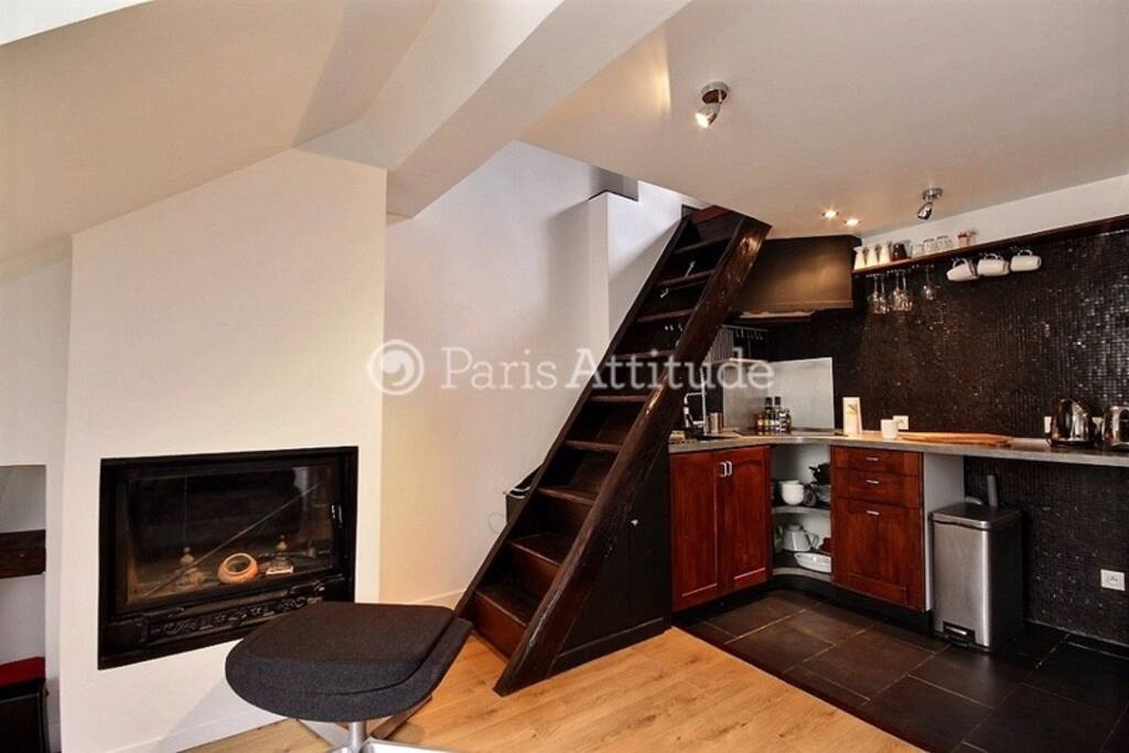 La cheminée est malheureusement juste décorative...pas d'utilisation Svp. Fireplace not to use.