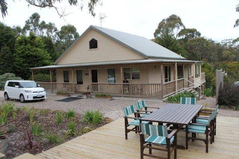 ROOSTERS REST - WELSUMER LODGE