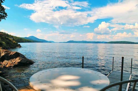 2-bedroom lakefront loft on Lake Memphrémagog-USA