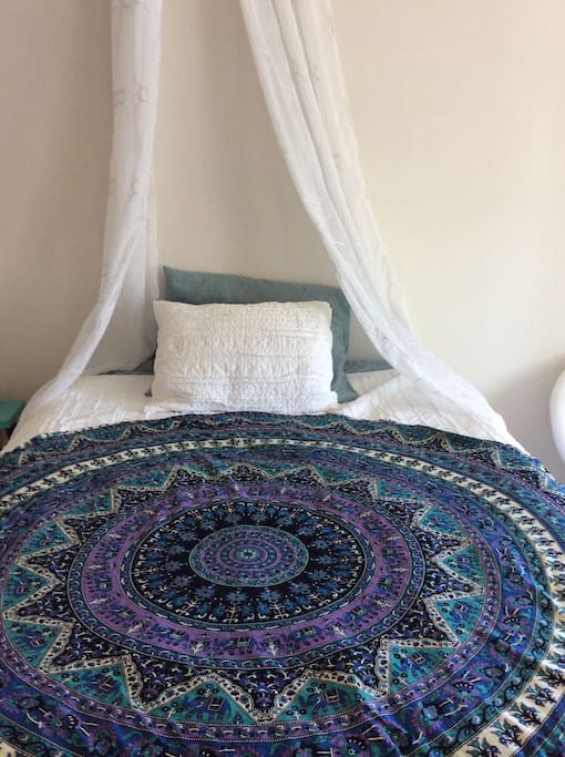 Marina view, brand new queen bed