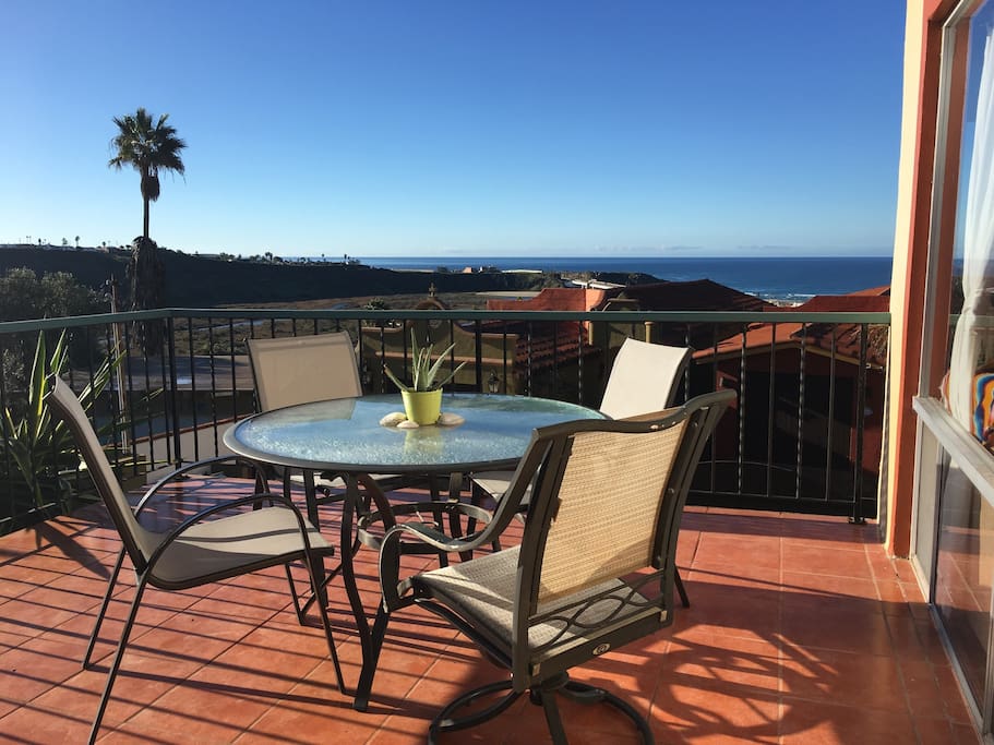 Upper deck - perfect for relaxation in the sun!