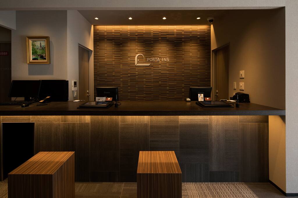 Porta Inn front desk