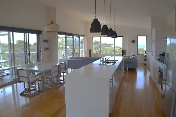 Goode Beach Retreat – Bay, Lake & Albany WA Views