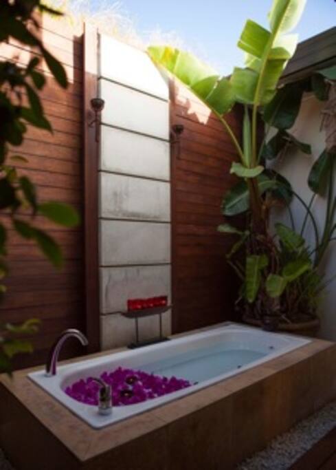 Outdoor bath