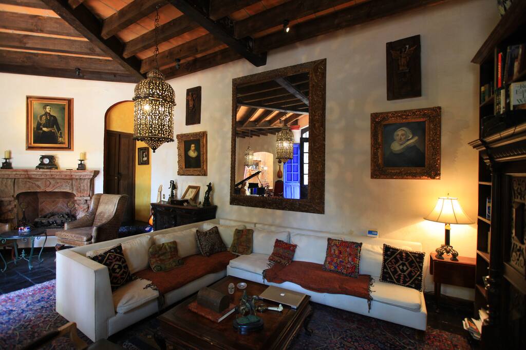 Great sitting area for TV / music or just reading