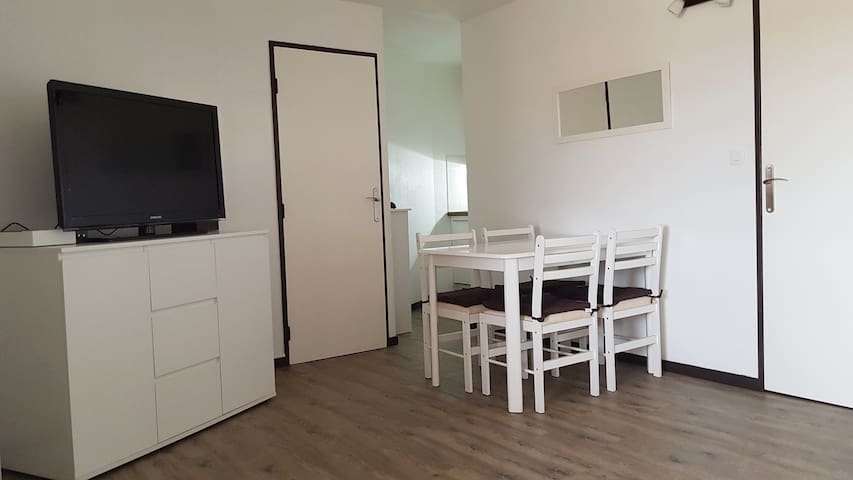 Download Biscarrosse Plage Centre A 200 M Des Plages Condominiums For Free HD Get Wallpaper Biscarrosse Plage Centre A 200 M Des Plages Condominiums For Desktop Wallpaper Free