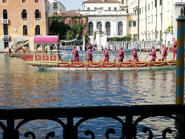 Grand Canal next to Guggenheim gallery image 4
