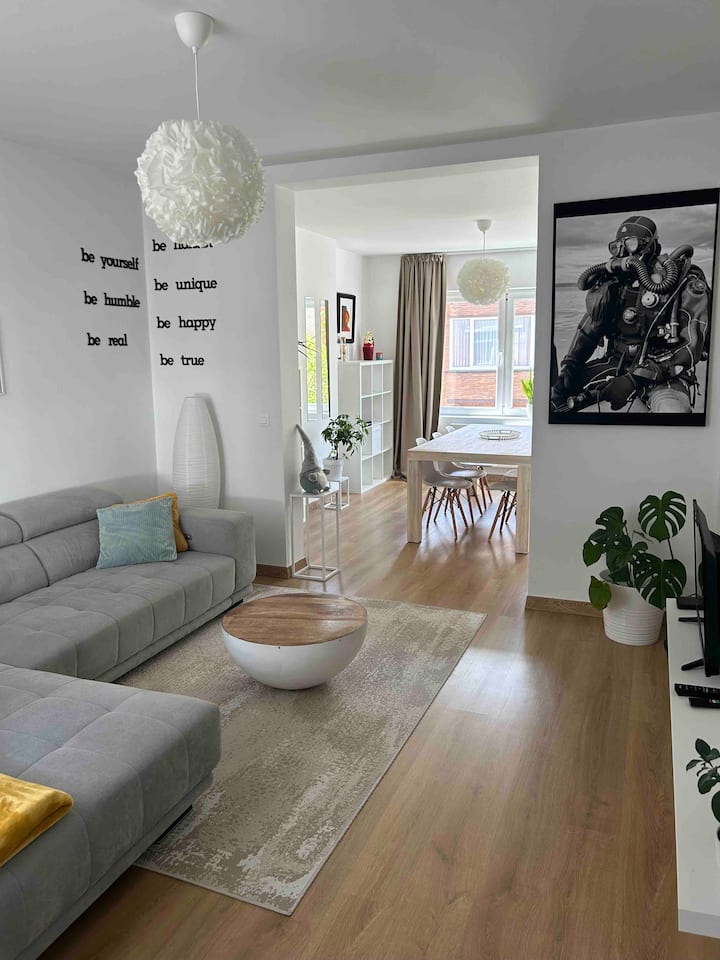 Fris, Lichtgevend Appartement.90m2
Gratis Parking - Oudenburg