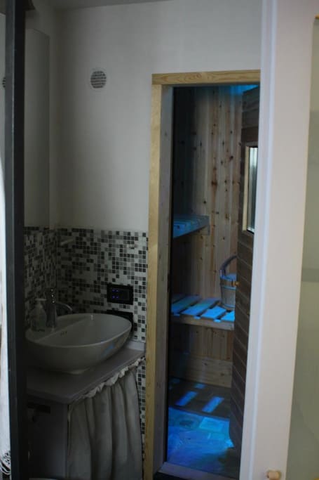 Bagno con sauna, servizio aggiuntivo