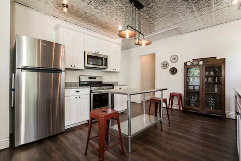 Perfect for Work or Play, Close to Everything!