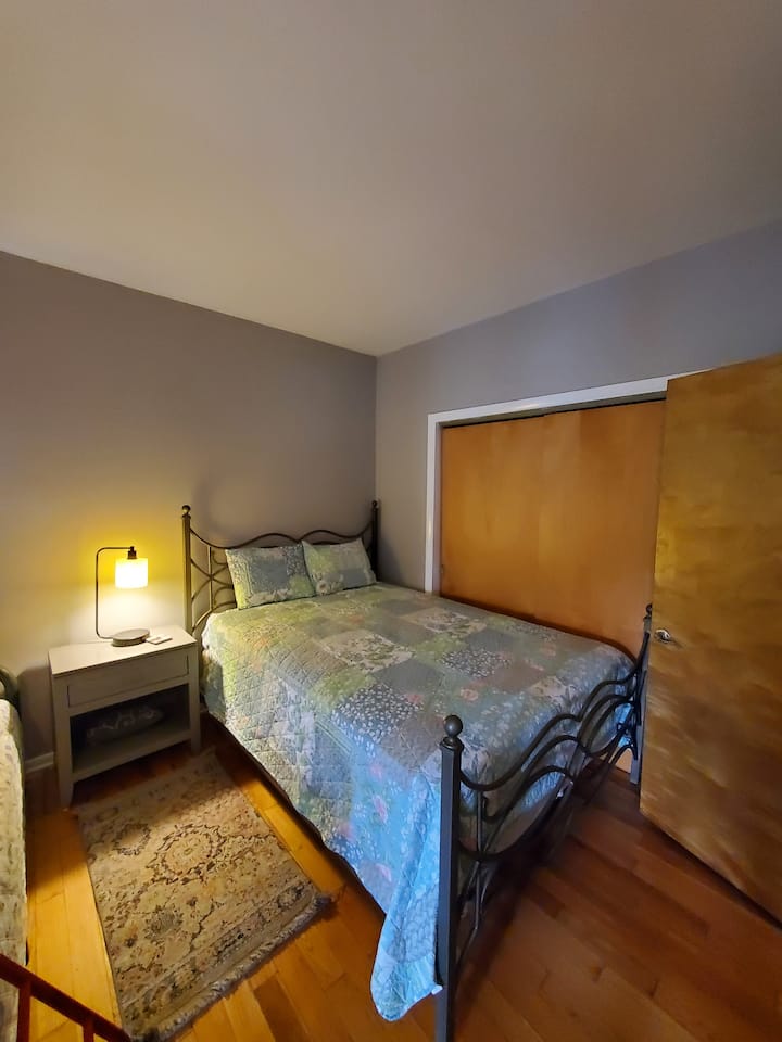 נוח מאוד, לדברי האורחים שלנו, מיטת קווין סייז.