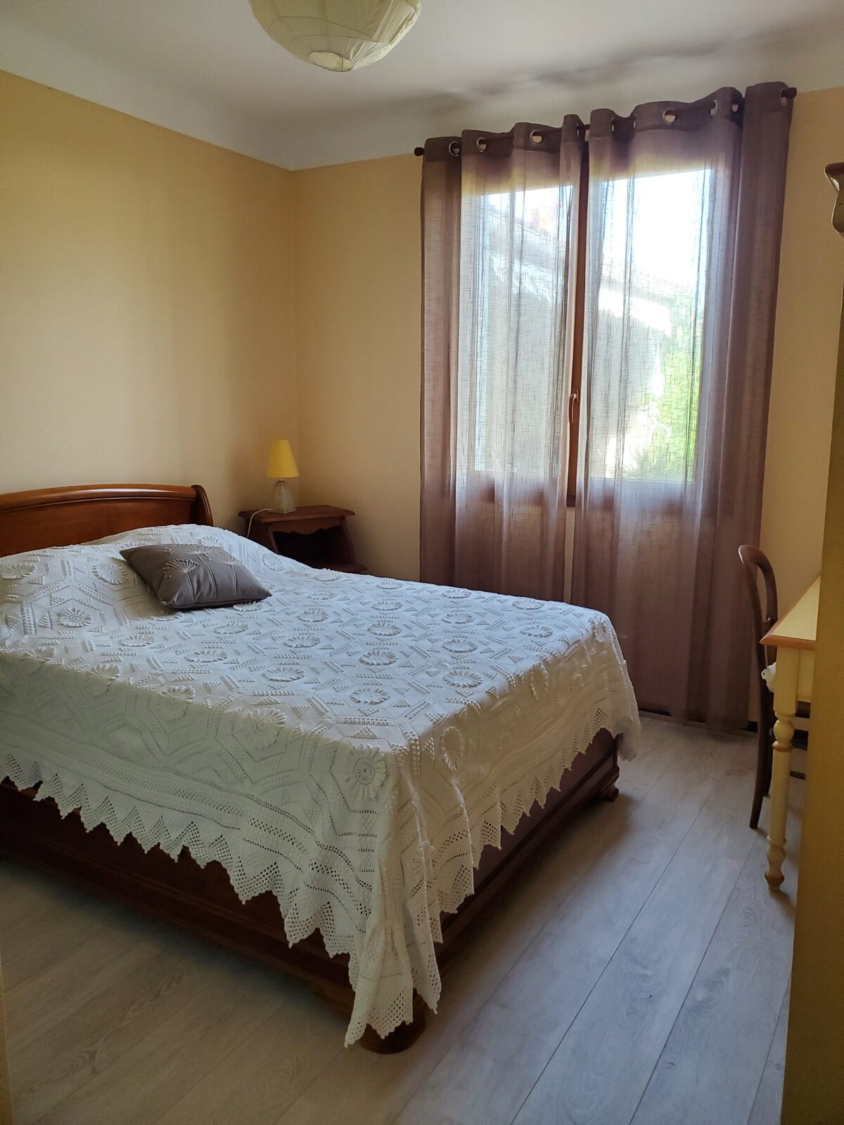 二号卧室，朝东