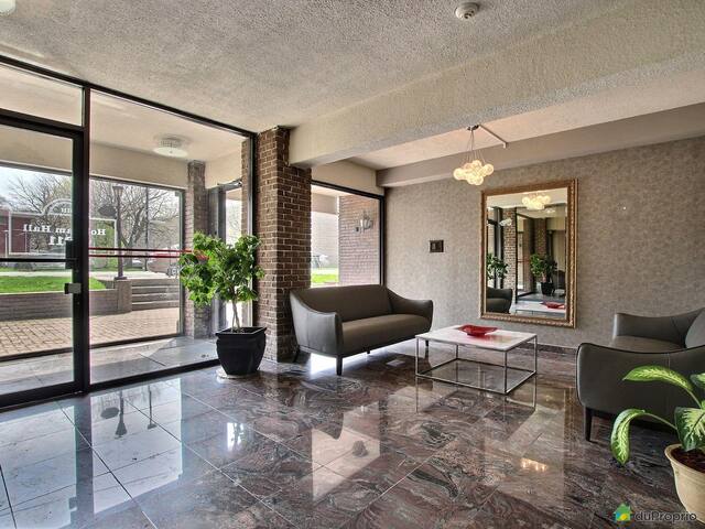 Lux Student 2bd Condo- great location- great price