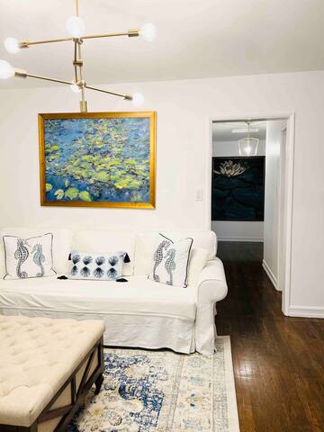 LA hidden gem, 11 min to Sofi, swimming pool gallery image 5