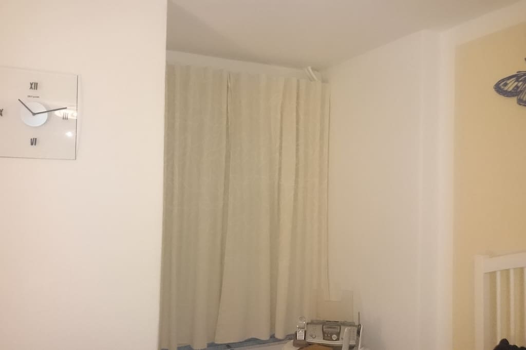 ...Morgens hört man die Vögel zwitschern.