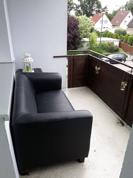 Balkon mit Sitzgelegenheit