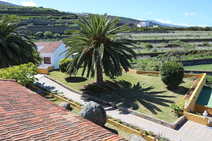 Finca Hotel Mit Herz Charme Townhouses For Rent In San Juan De La Rambla Santa Cruz De Tenerife Spain