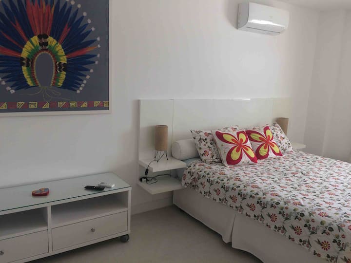 Suite doble con cama tamaño queen, televisor inteligente y mucho amor 