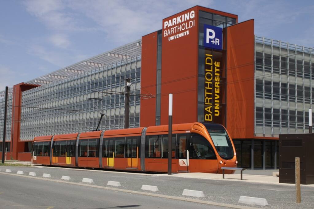 Station de tramway Université a deux pas