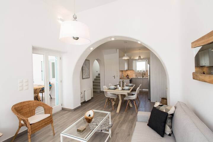 TIFFANY VILLAS- 2 Private villas with sea views gallery image 5