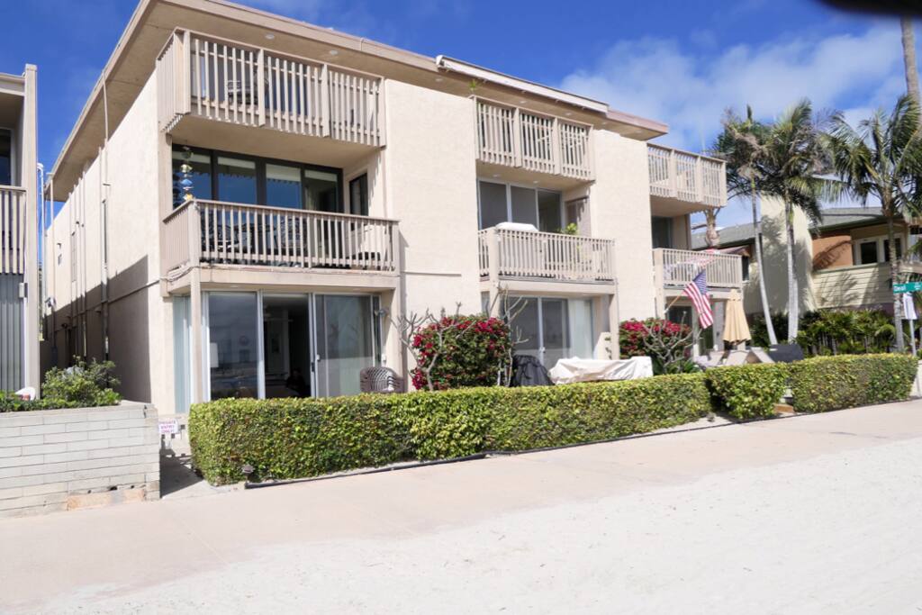 1st floor Bottom left and bottom right Apartment
