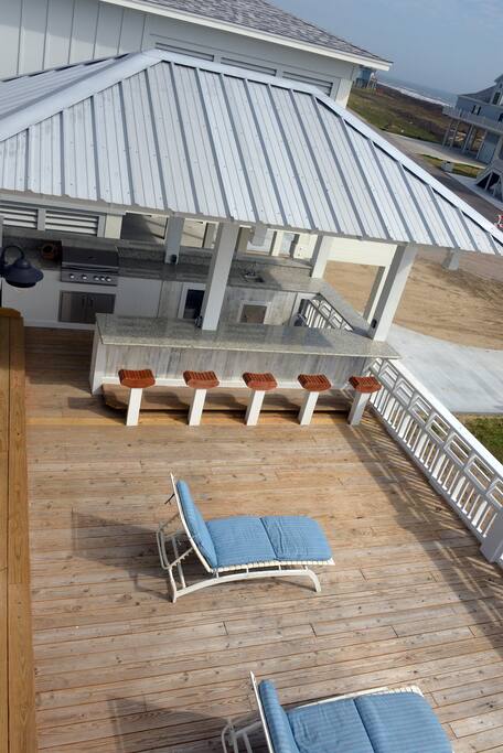 Built in Beach Front outdoor kitchen!