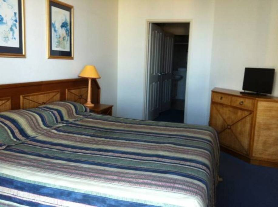 KING SIZE BED