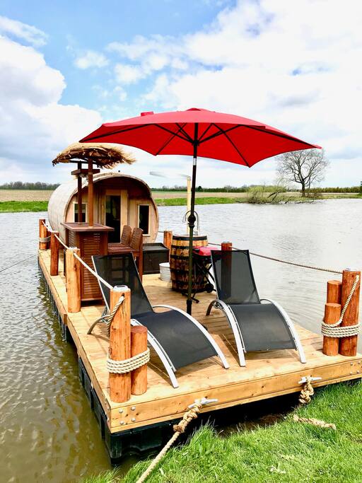 Summer location in Essex County Ontario