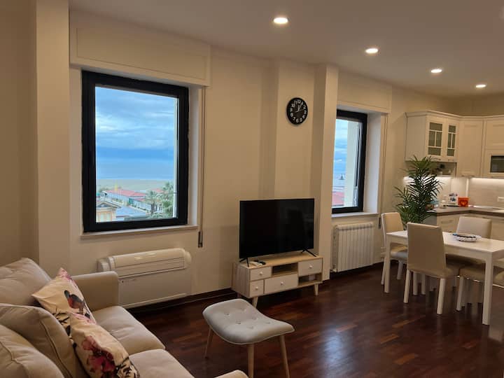 "Luxury Front Sea" - Viareggio - Viareggio