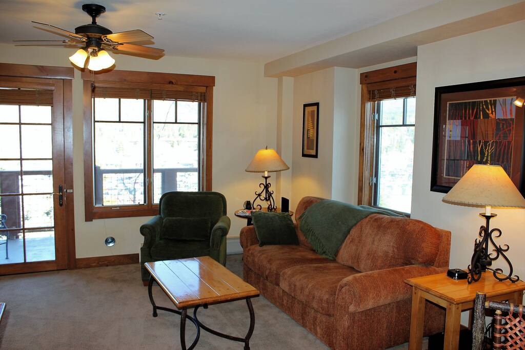 As a Corner Unit, we have lots of Windows, Light and Views!