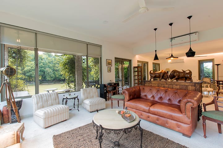 Ivybridge | Luxe 6br Farm | Pool, Jacuzzi, Nature - Bhiwadi