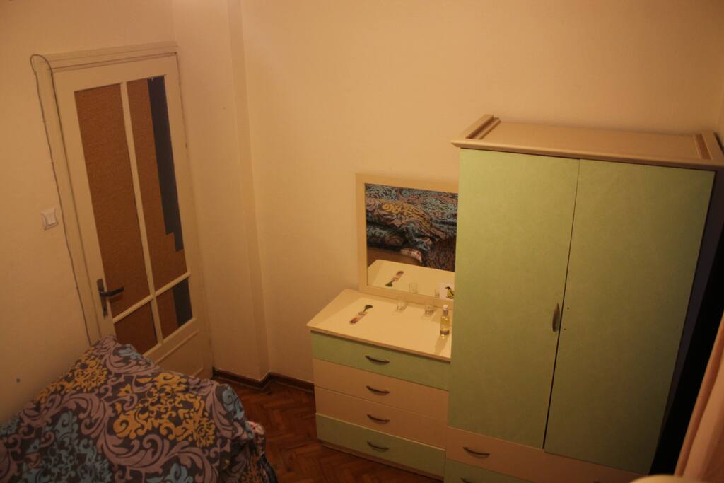 ROOM VIEW 2