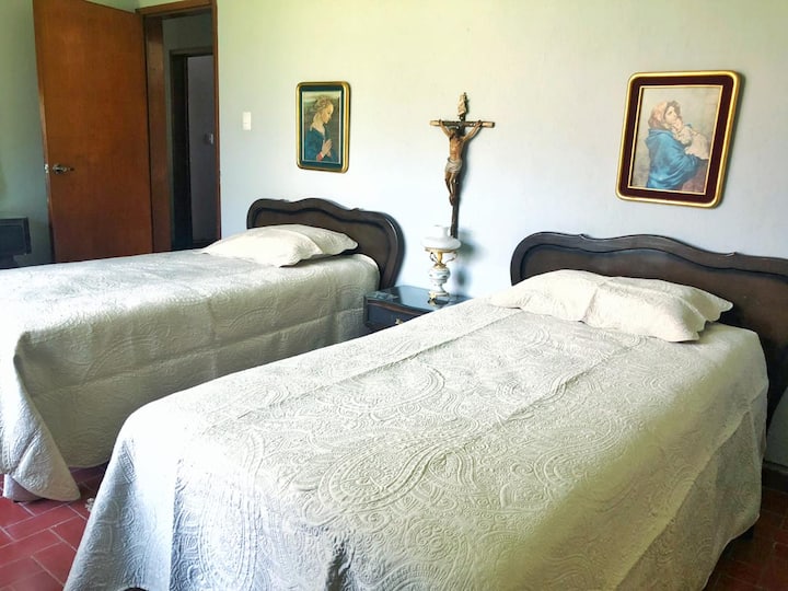 საძინებელი 1