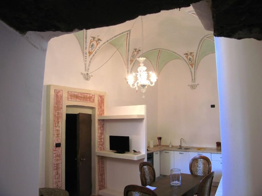Zona living e cucina.