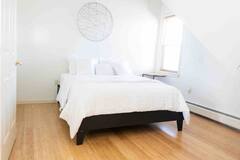 3rd+Floor-+Lovely%2C+spacious%2C+modern+1-bedroom+apt.