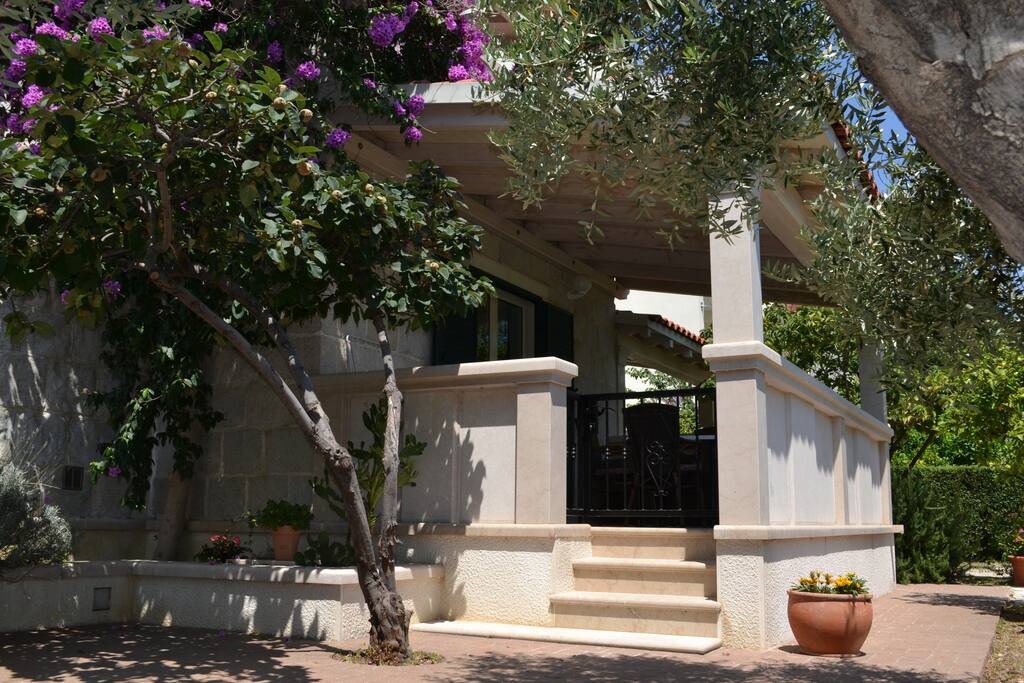 Terrace/entrance