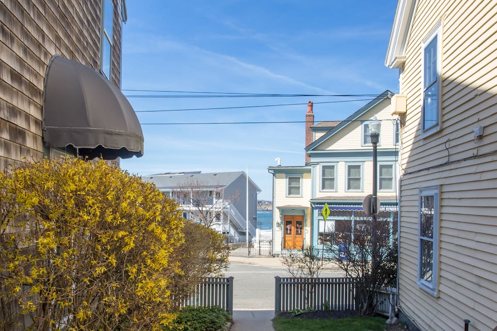 steps from our cottage to Main Street and beach from Danvin Court where cottage is located