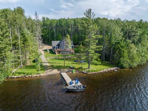 Driftwood lodge on Bark Lake

Beautiful Cottage