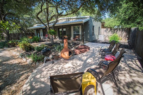 Successful Airbnb property: Cozy family & Dog friendly cottage in Canyon Lake