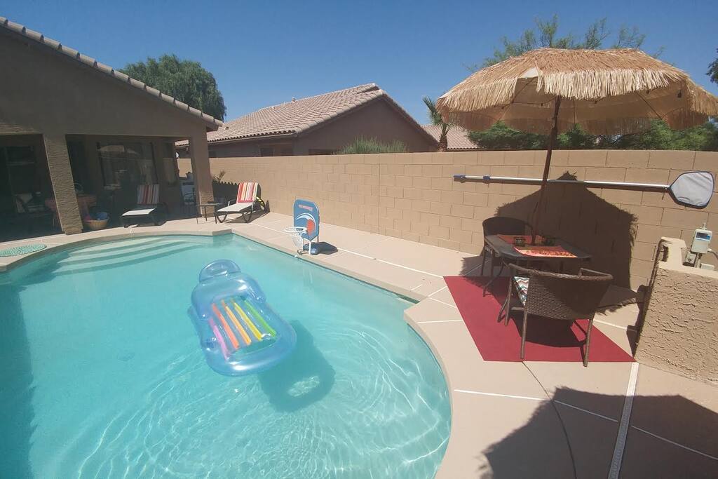 Full access to a resort like pool