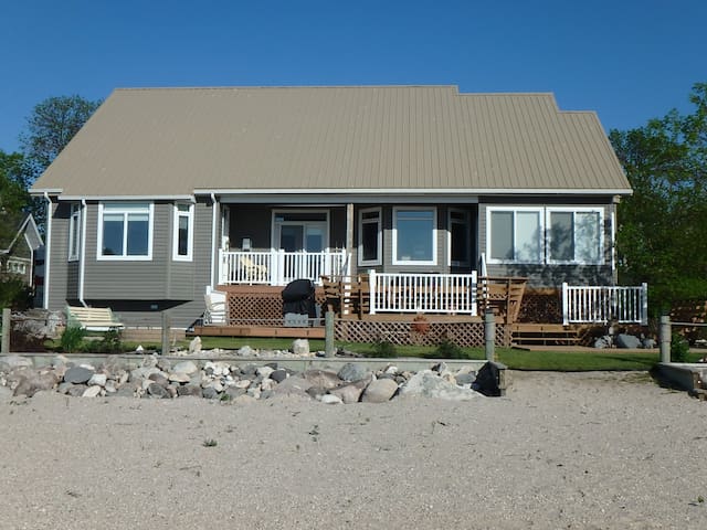 Exclusive Beach House! Breathtaking Sunsets!