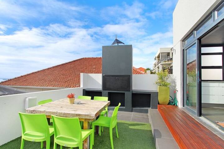 Lifestyle, mountain, sea and stadium views gallery image 3