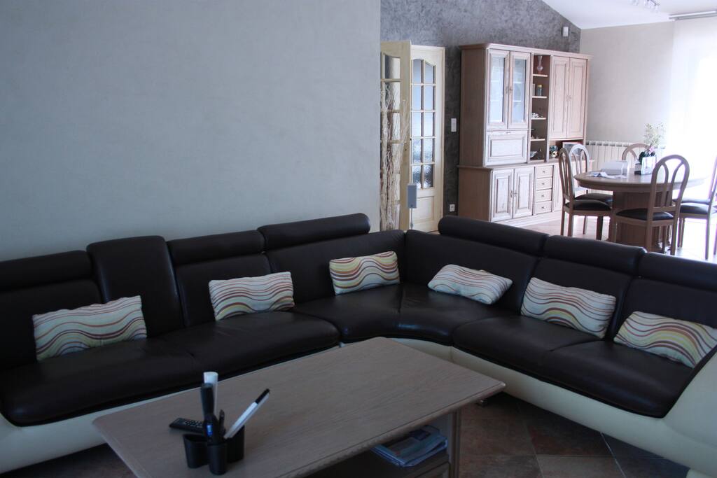 LE SALON