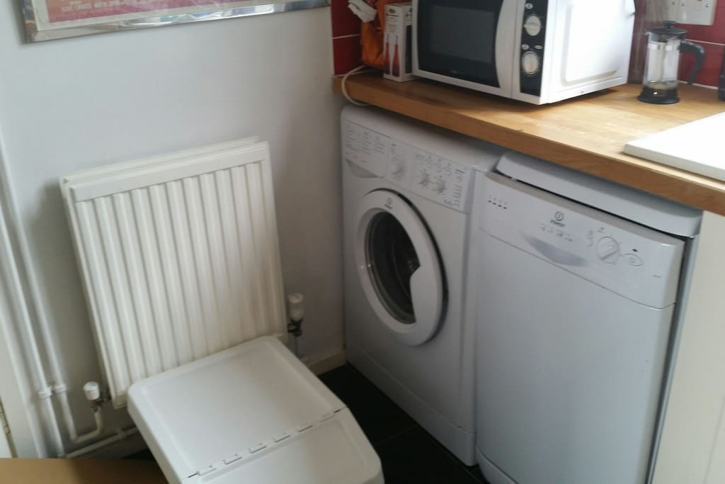 kitchen - washing machine and dish washer