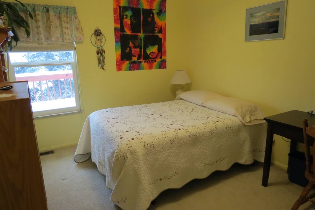 Rock n Roll bedroom.